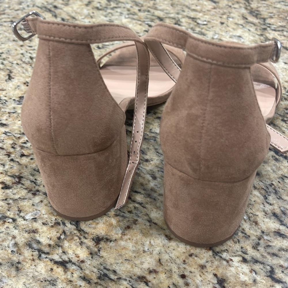 Target low nude heels - Picture 3 of 3